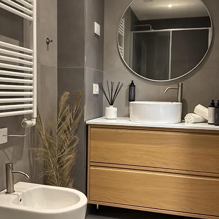 Prestige - Just 30 Seconds Walk To Bernina Express Guest house *