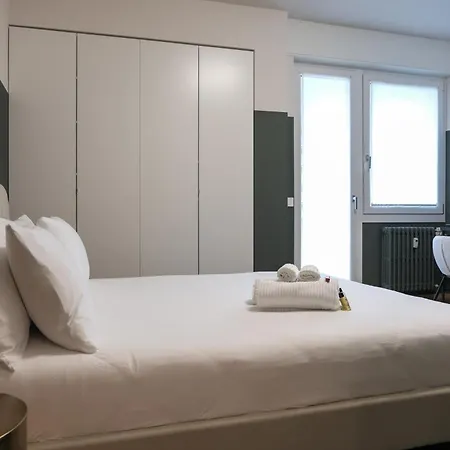 Prestige - 30 Seconds Walk To Bernina Express 3*